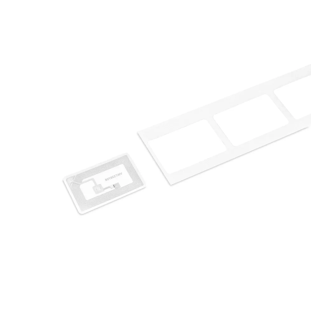 NFC Label – Coated Paper – 213 – 25×40 mm product photograph