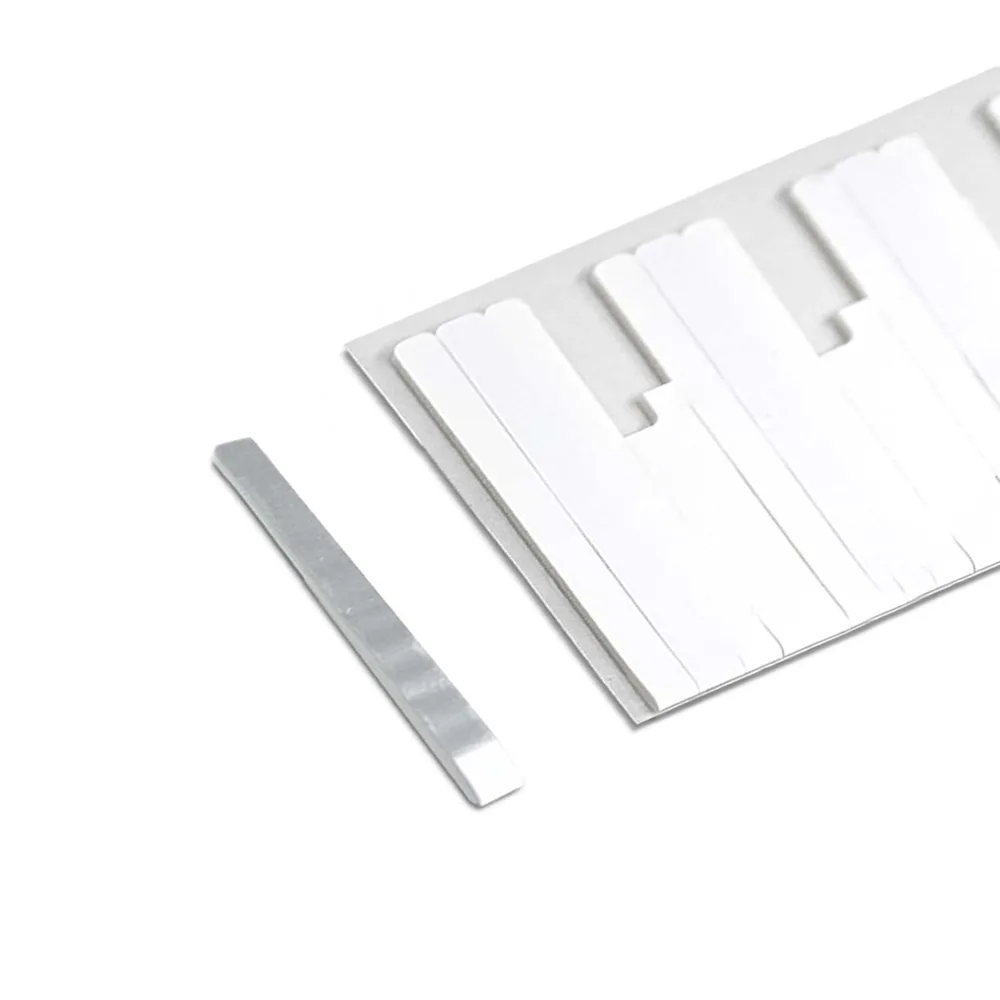 UHF RFID Label – On-Metal & On-Liquid – PET – 8 – 64×6 mm product photograph