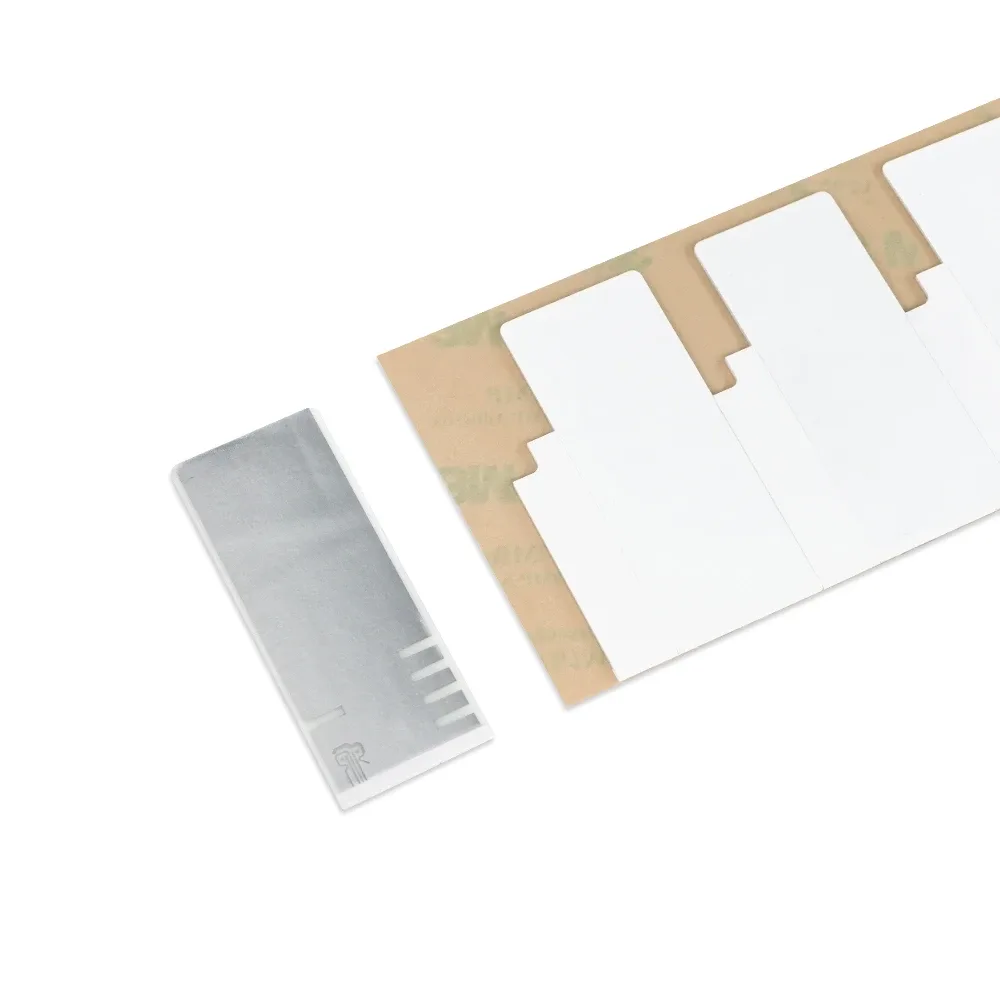 UHF RFID Label – Printable On-Metal Tamper-Proof – PET & 3M Adhesive – 9xe – 60×25×1.25 mm product photograph